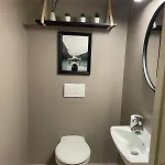 Modern In The Middle Of Center Apartment *