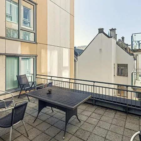 Modern In The Middle Of Center Appartement