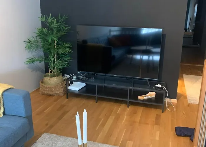 Modern In The Middle Of Center